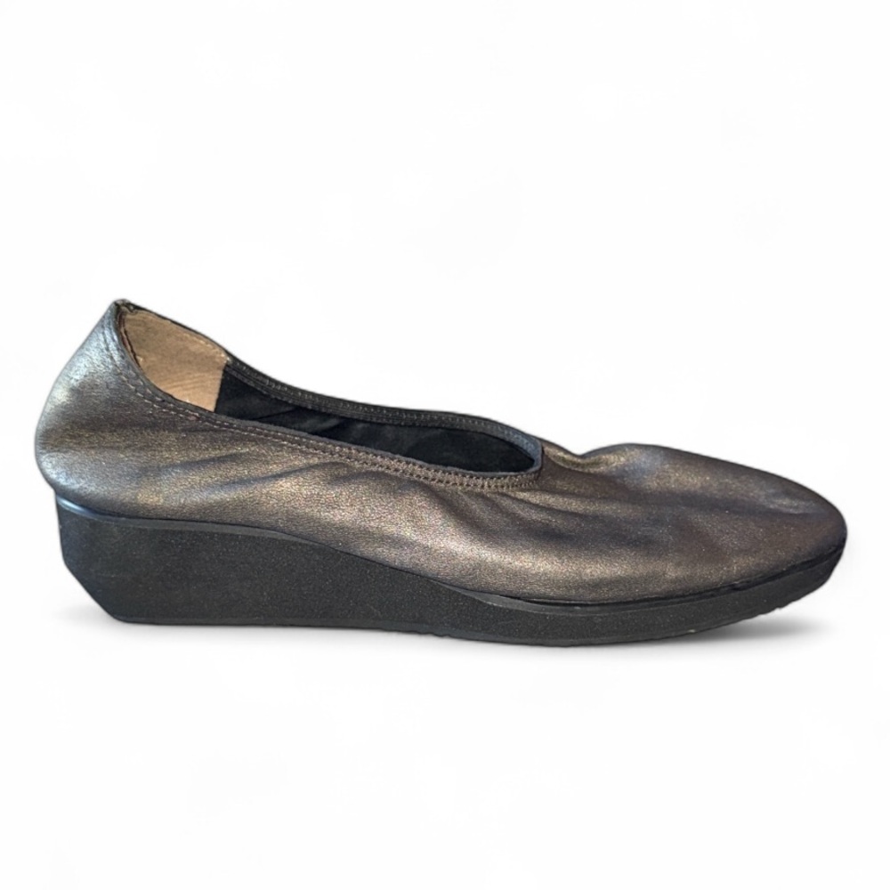 Eileen Fisher Metallic Gray Leather Wedge Flats